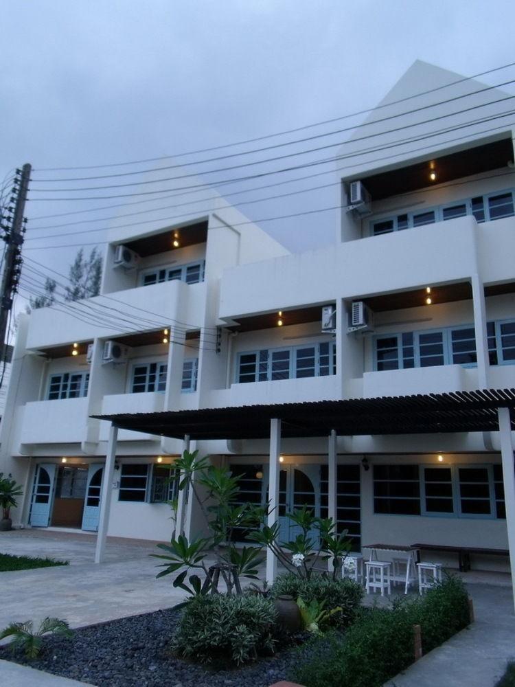 Albatross Guesthouse @ Thungwualaen Beach Pathiu Bagian luar foto
