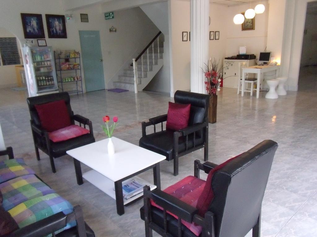 Albatross Guesthouse @ Thungwualaen Beach Pathiu Bagian luar foto