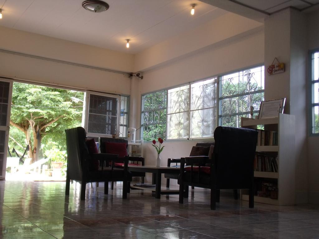 Albatross Guesthouse @ Thungwualaen Beach Pathiu Bagian luar foto