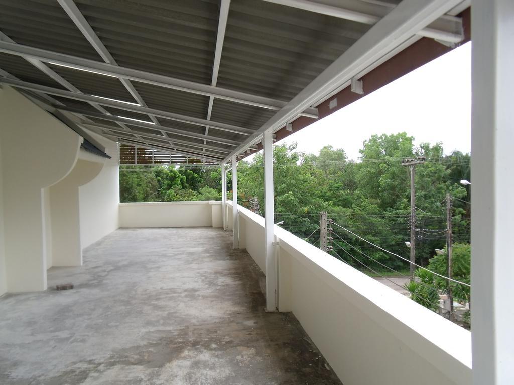 Albatross Guesthouse @ Thungwualaen Beach Pathiu Bagian luar foto