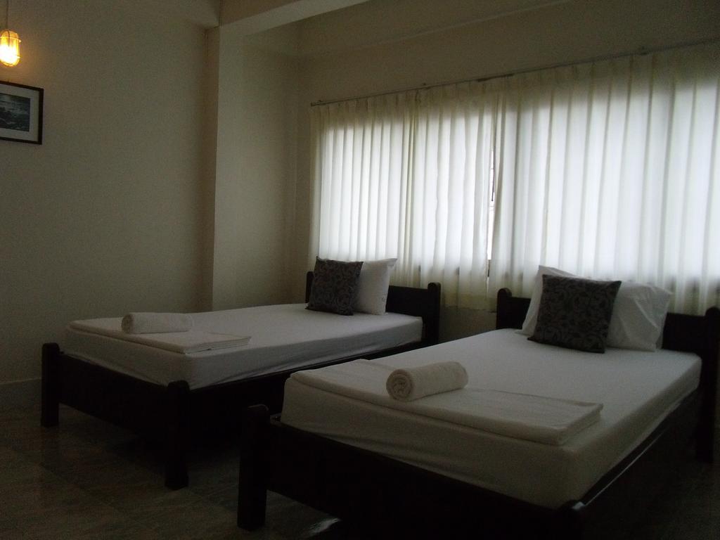 Albatross Guesthouse @ Thungwualaen Beach Pathiu Bagian luar foto