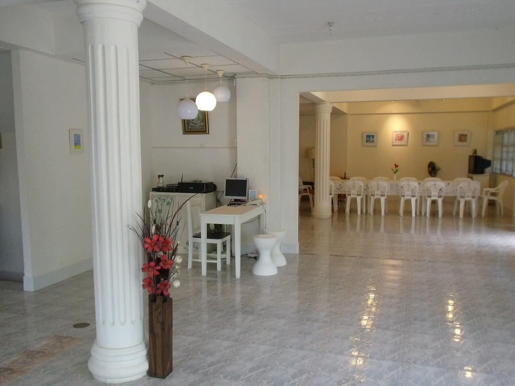 Albatross Guesthouse @ Thungwualaen Beach Pathiu Bagian luar foto