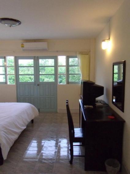 Albatross Guesthouse @ Thungwualaen Beach Pathiu Bagian luar foto