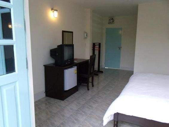Albatross Guesthouse @ Thungwualaen Beach Pathiu Bagian luar foto