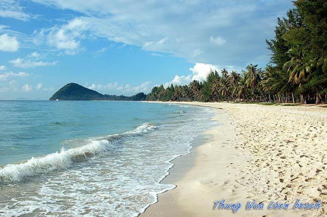 Albatross Guesthouse @ Thungwualaen Beach Pathiu Bagian luar foto