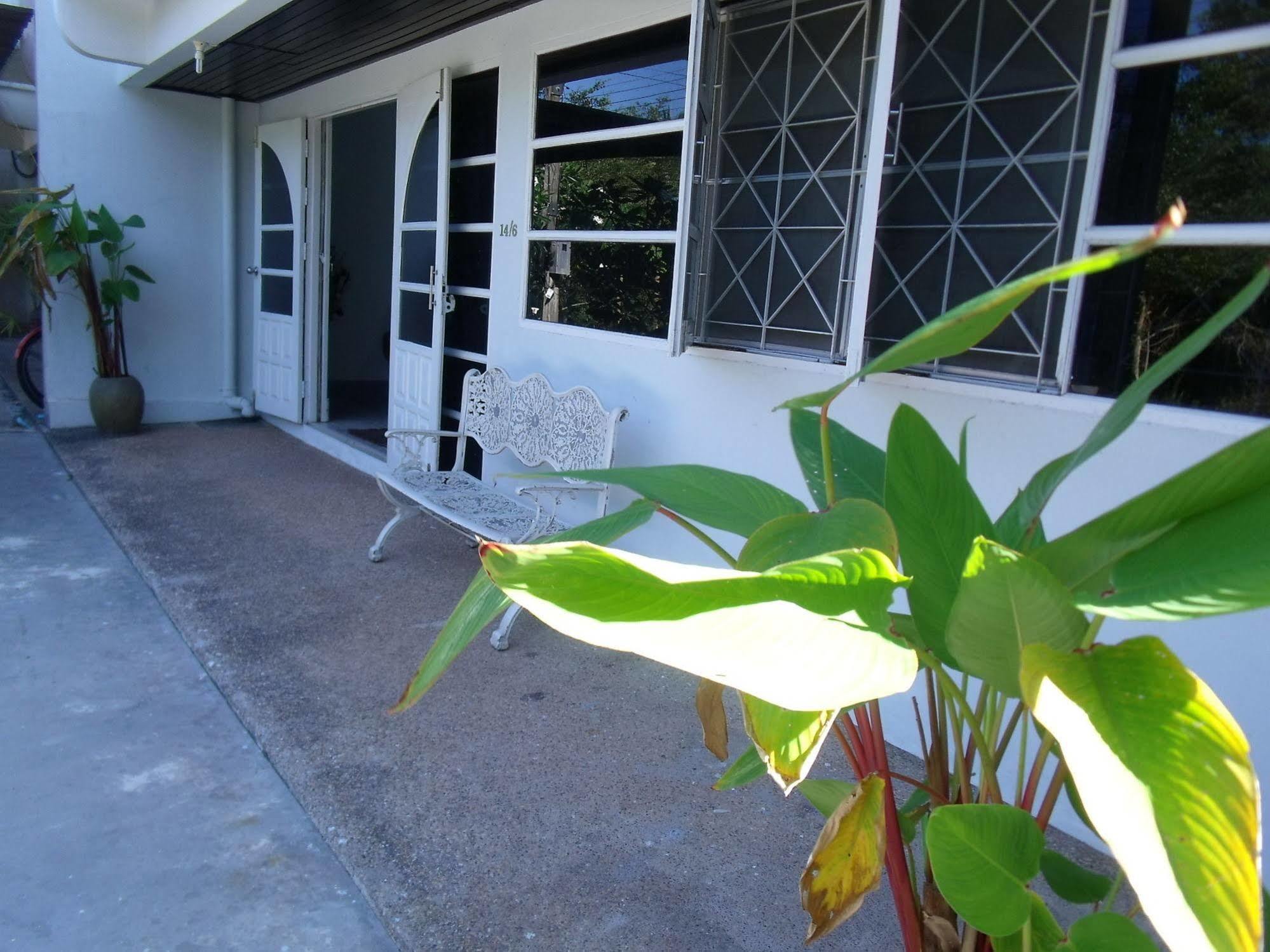 Albatross Guesthouse @ Thungwualaen Beach Pathiu Bagian luar foto