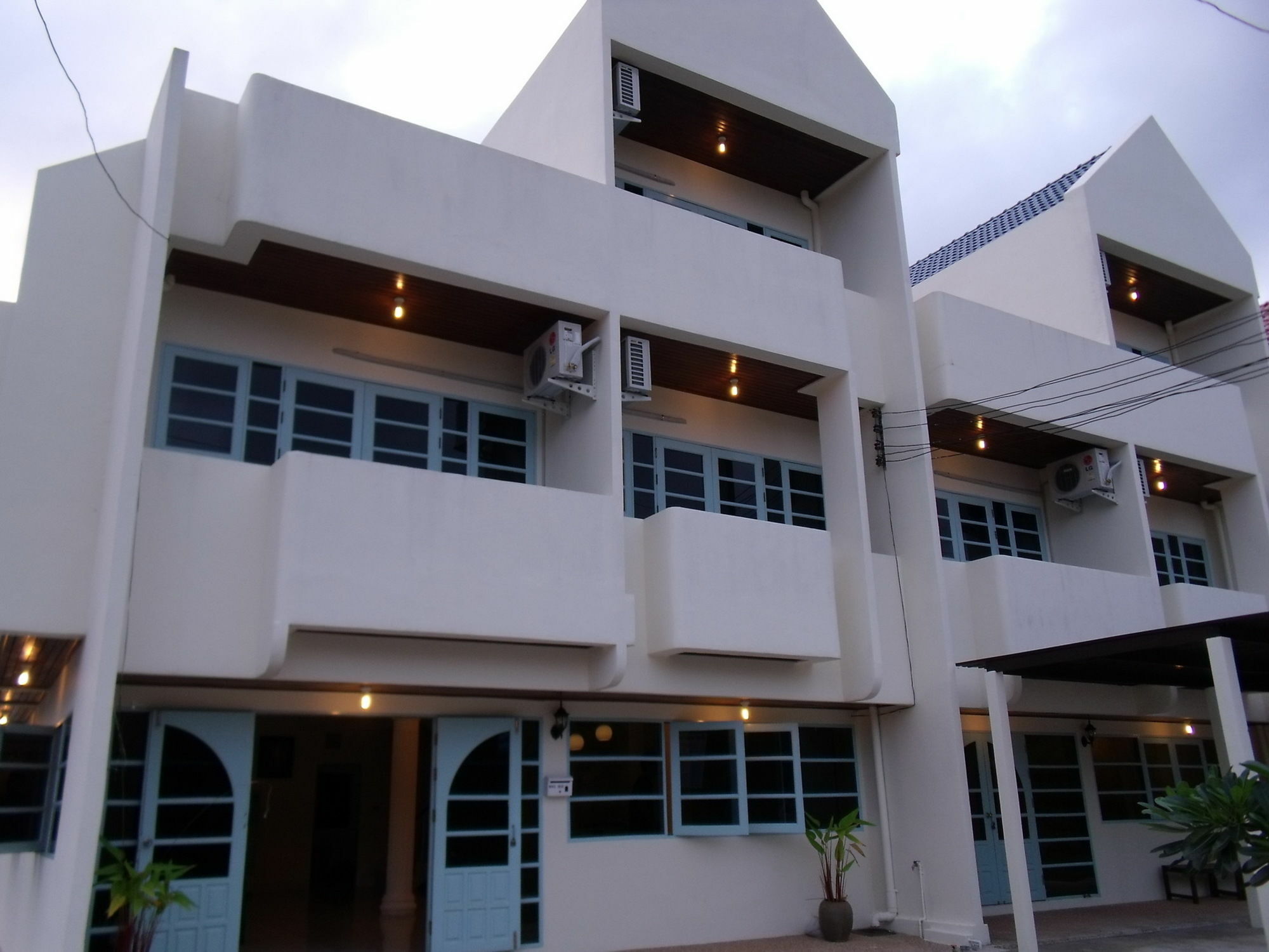 Albatross Guesthouse @ Thungwualaen Beach Pathiu Bagian luar foto